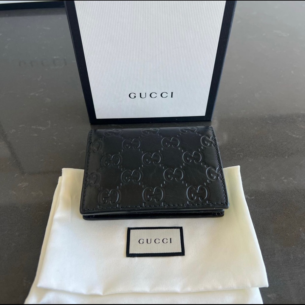 Designer: Gucci Style: Signature Wallet